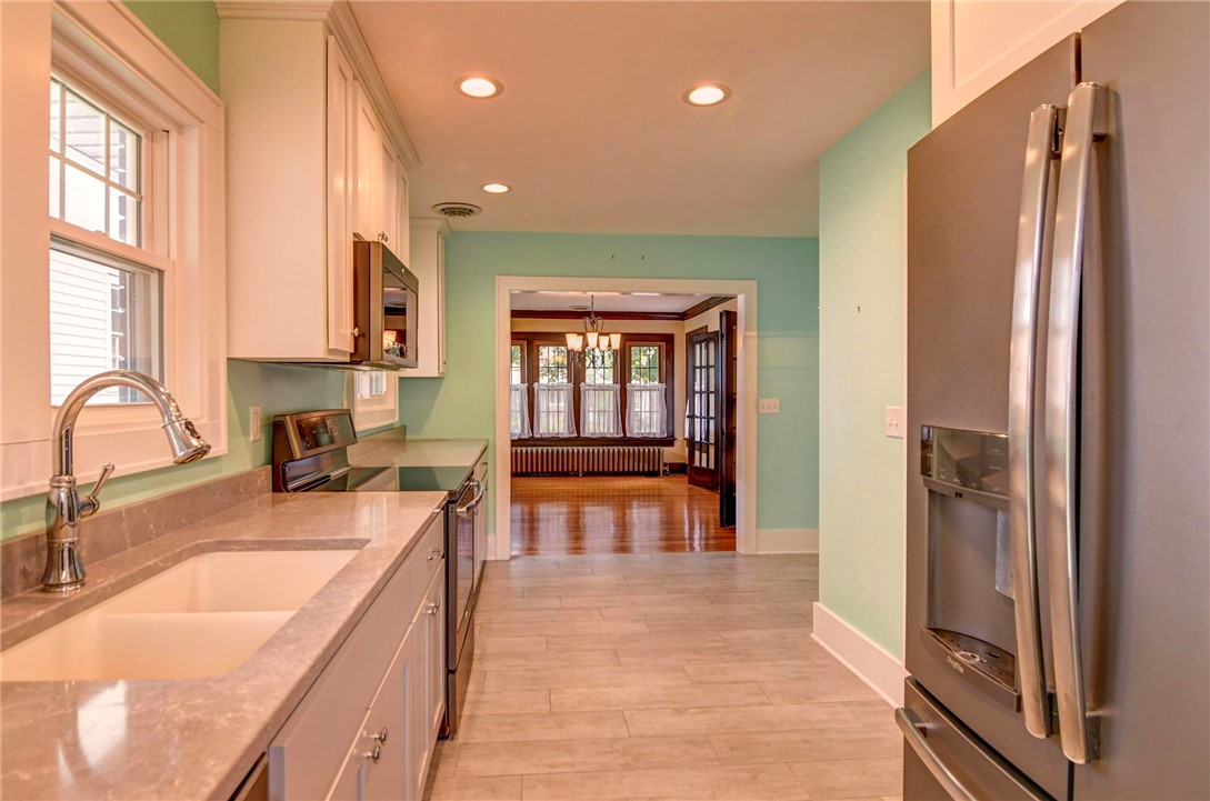155 N Woodlawn Avenue Property Photo 18