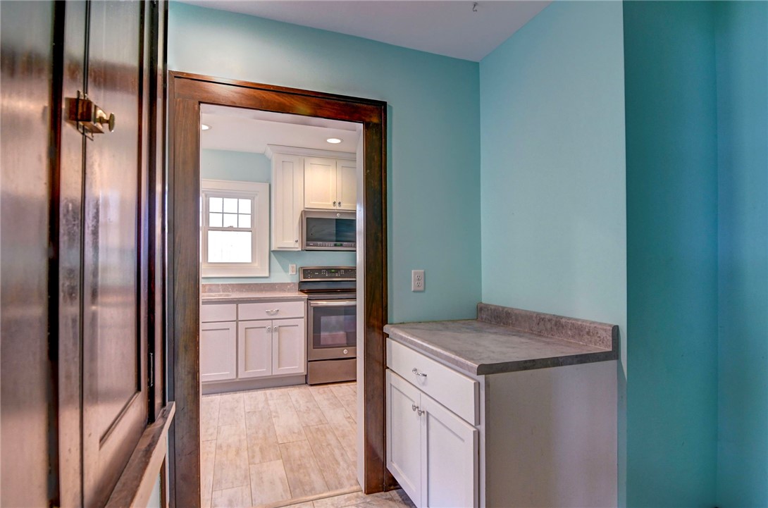 155 N Woodlawn Avenue Property Photo 20