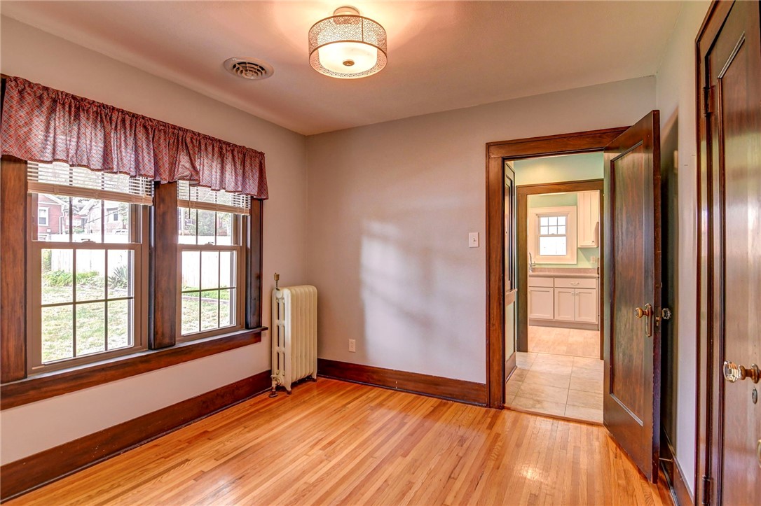 155 N Woodlawn Avenue Property Photo 21