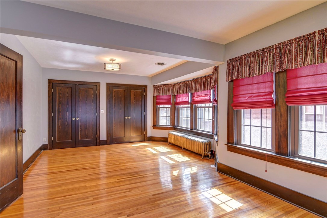 155 N Woodlawn Avenue Property Photo 24