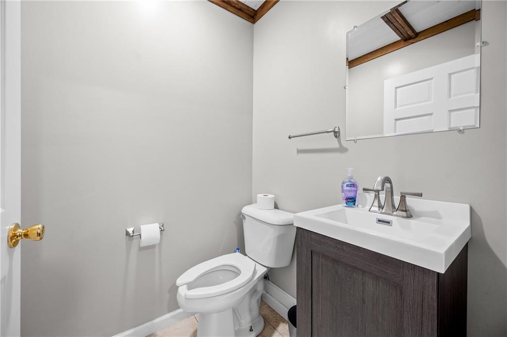 10 W Alabama Avenue Property Photo 18