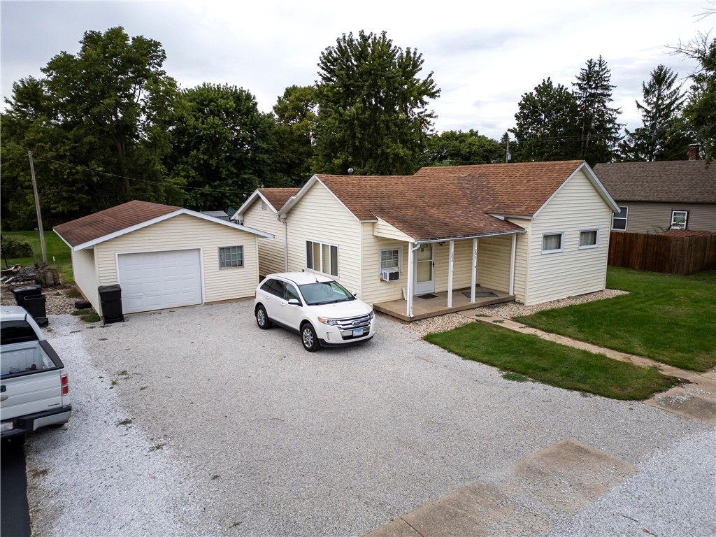 203 College Street Property Photo 2