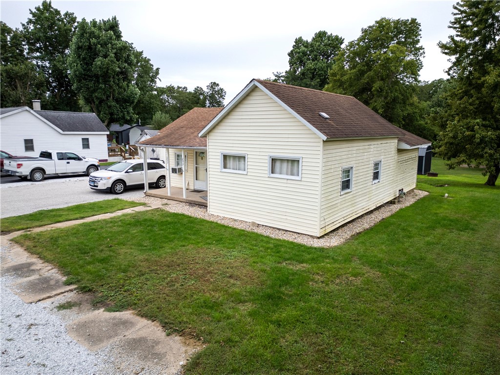203 College Street Property Photo 3