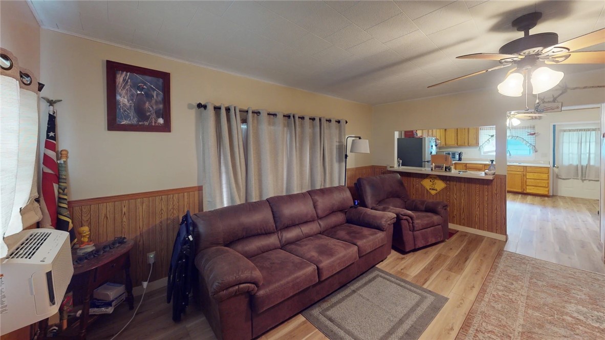 203 College Street Property Photo 6