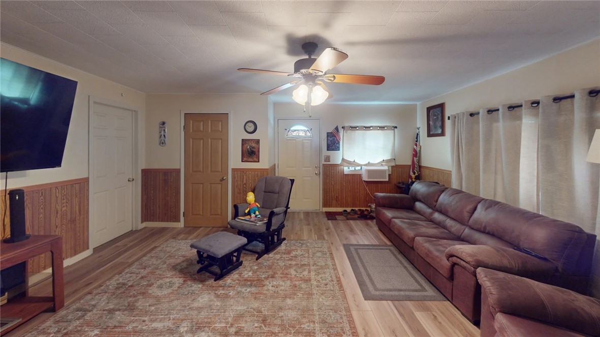 203 College Street Property Photo 7