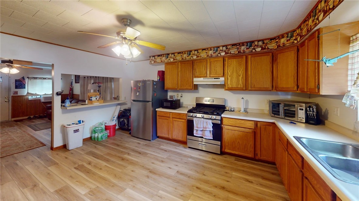203 College Street Property Photo 8
