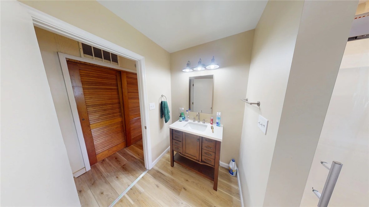 203 College Street Property Photo 21