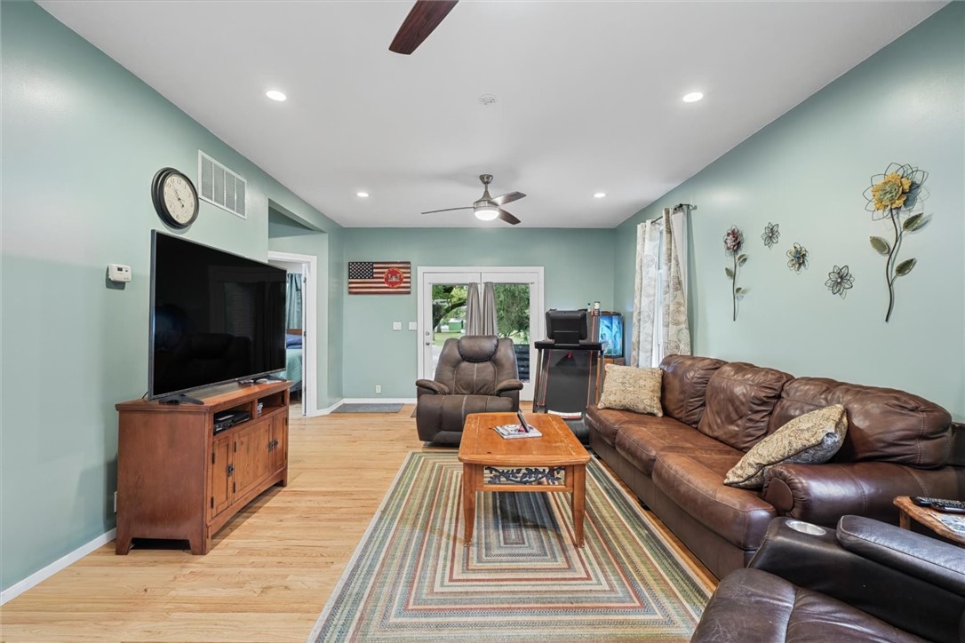 605 N Vermilion Avenue Property Photo 9