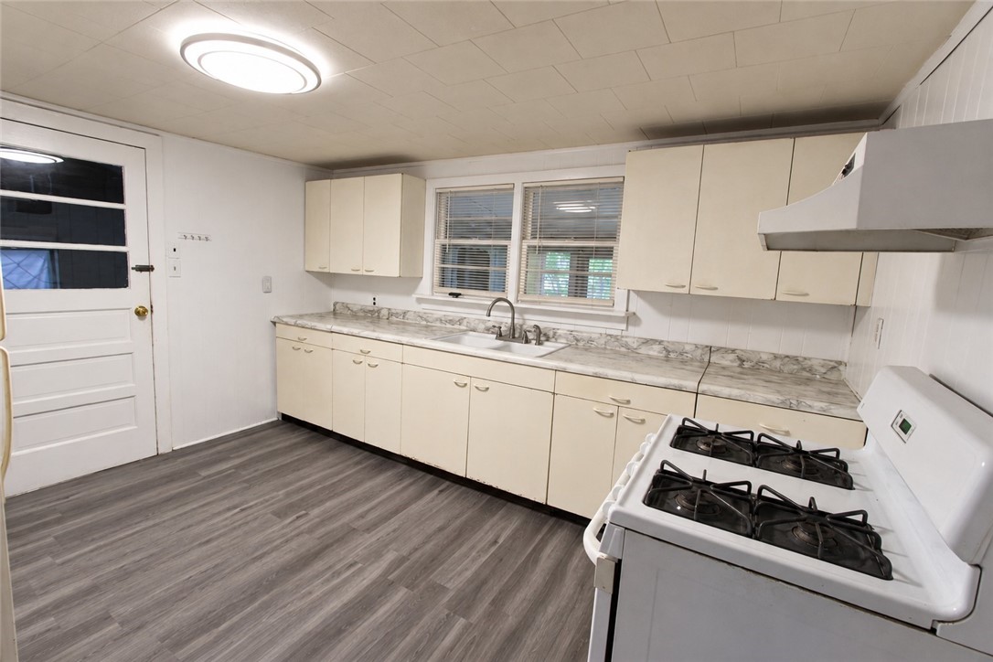 1031 1st Street Property Photo 6