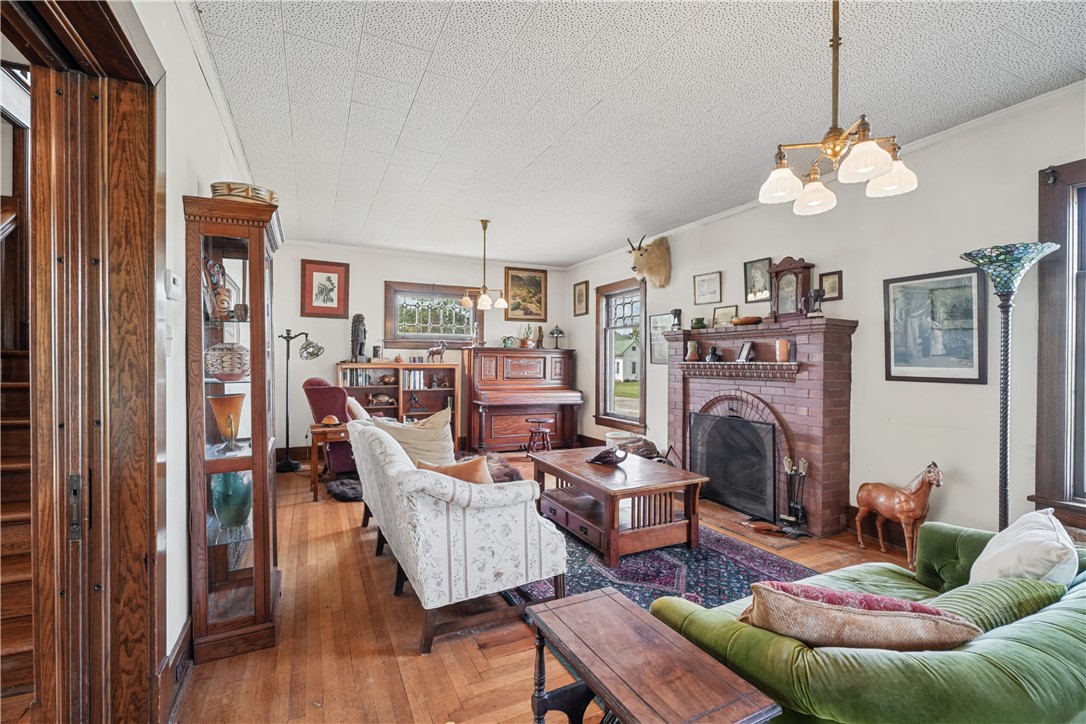 204 S Chicago Avenue Property Photo 8