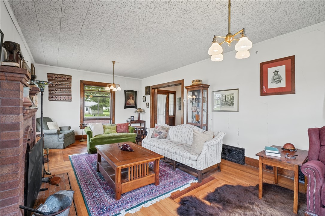 204 S Chicago Avenue Property Photo 10