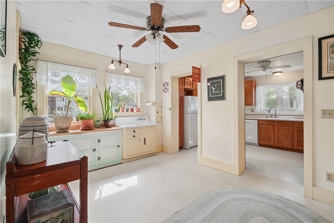 204 S Chicago Avenue Property Photo 17