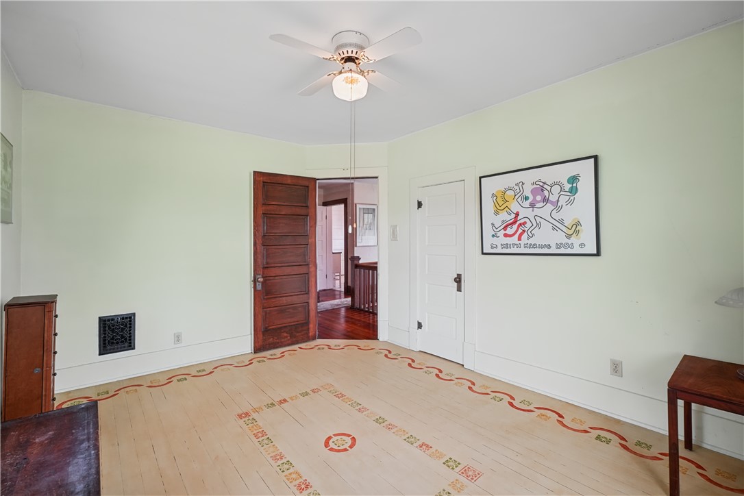204 S Chicago Avenue Property Photo 37