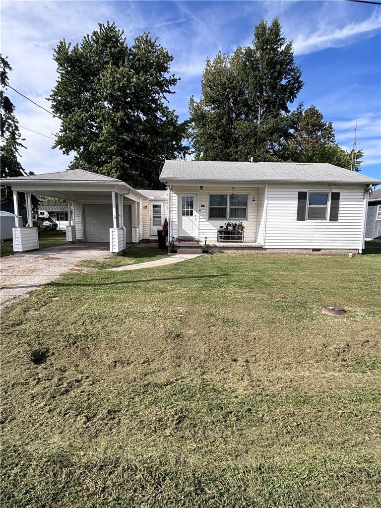 704 E Pleasant Street Property Photo 1