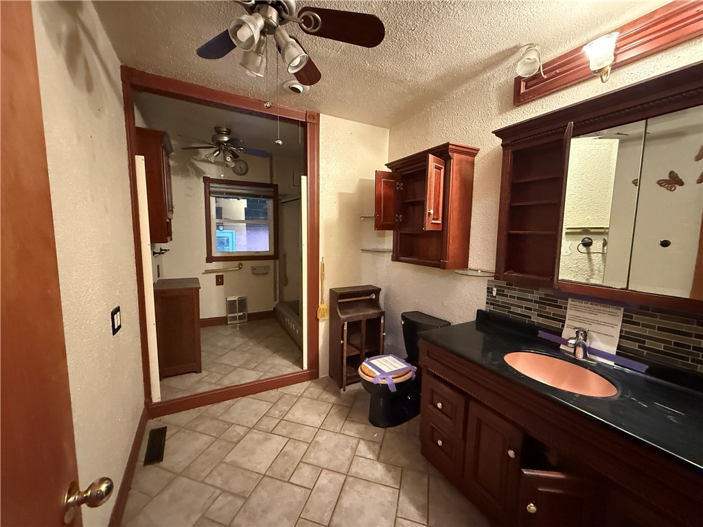 304 Buchanan Street Property Photo 13