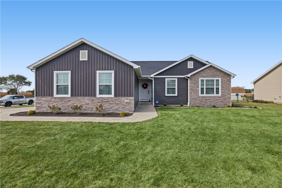 1121 Meadow Brook Court Property Photo 1