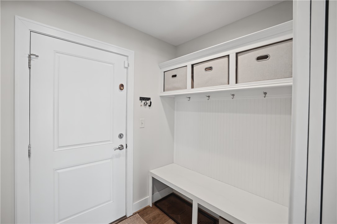 1121 Meadow Brook Court Property Photo 11