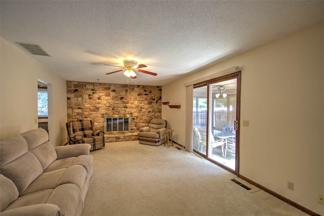 4674 Redbud Court Property Photo 11