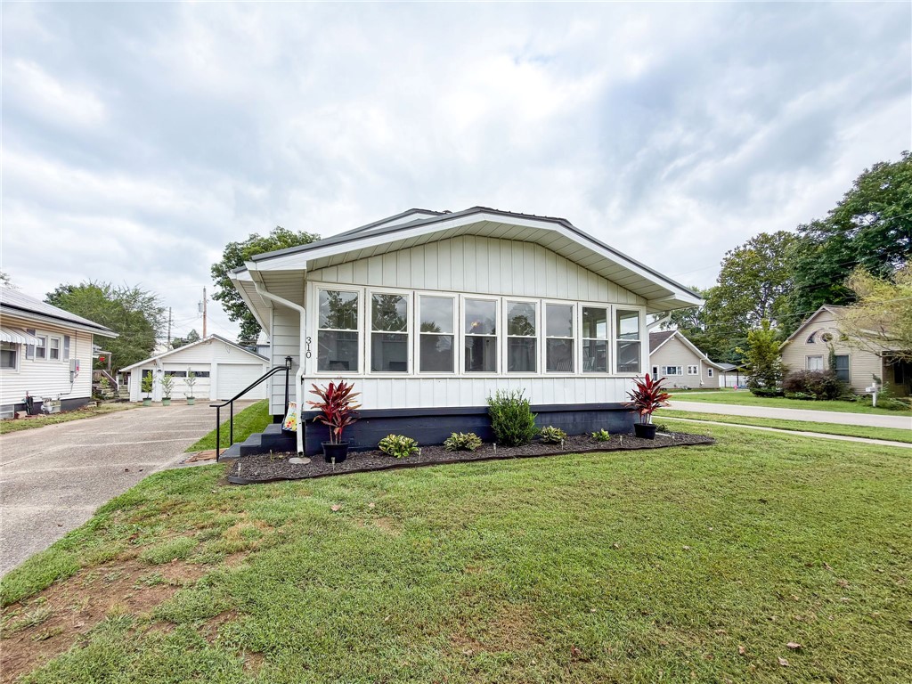 310 S Pike Street Property Photo 1