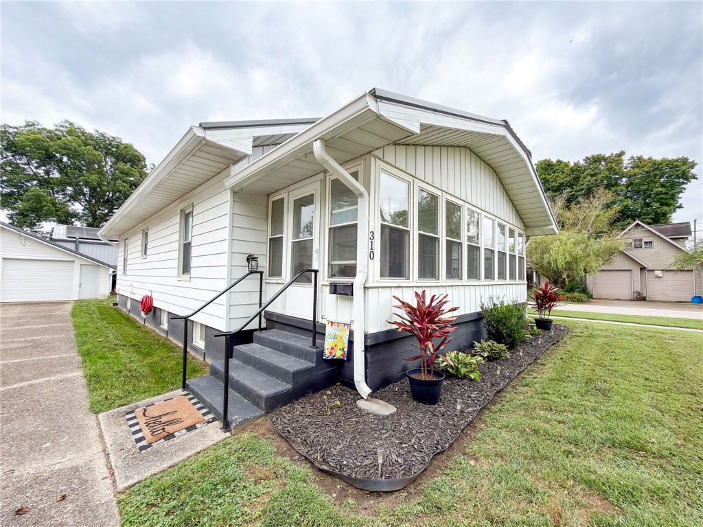 310 S Pike Street Property Photo 2