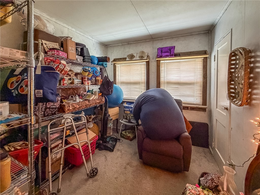 301 Center Street Property Photo 12