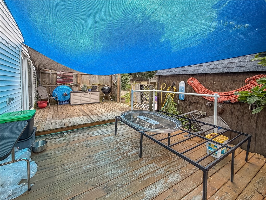 301 Center Street Property Photo 17