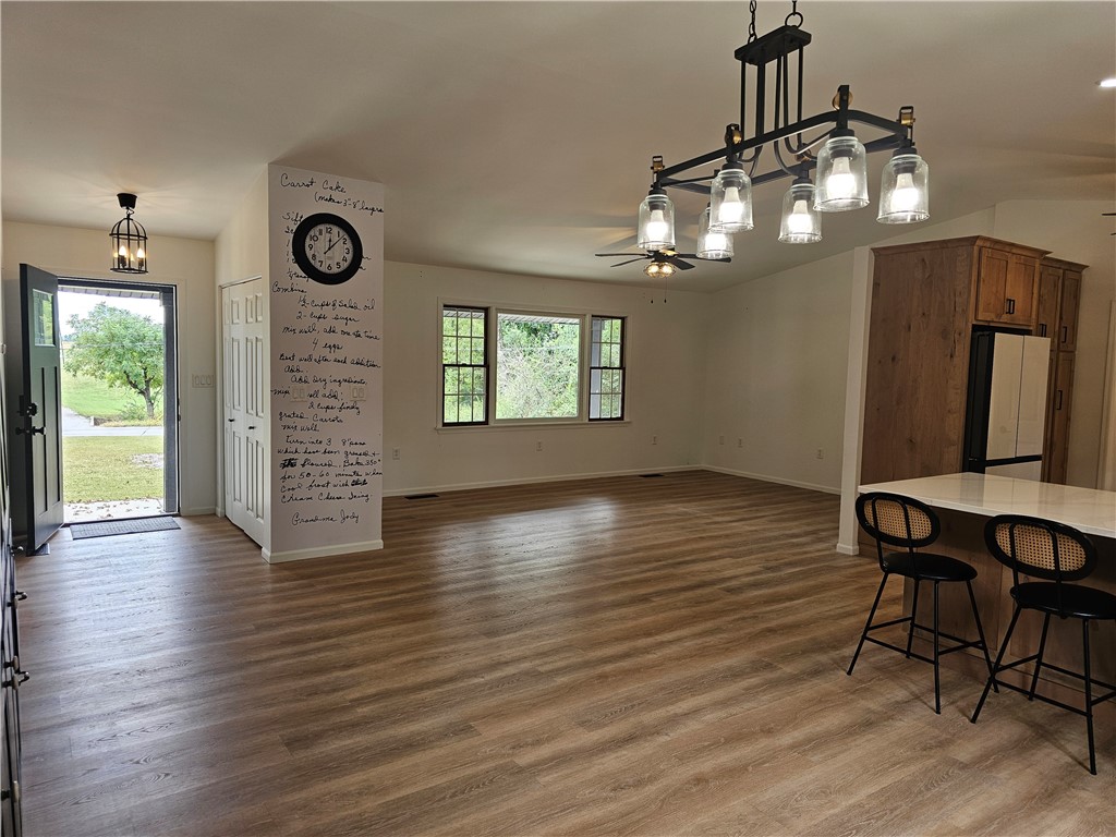 1097 County Road 700n Property Photo 3