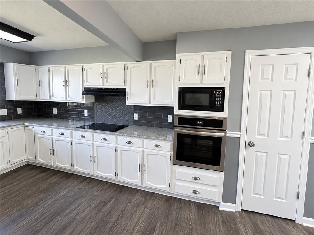 112 Wayne Drive Property Photo 3