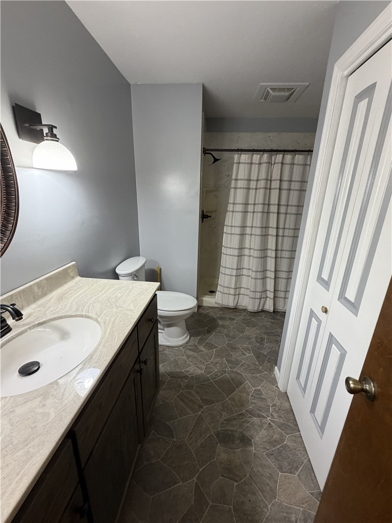 112 Wayne Drive Property Photo 9