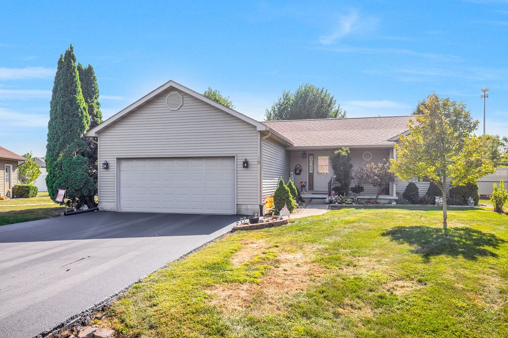 19 Mockernut Street Property Photo 1