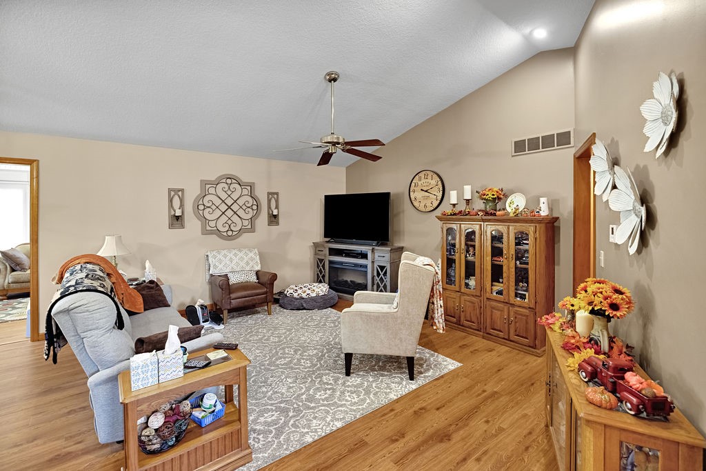 19 Mockernut Street Property Photo 9