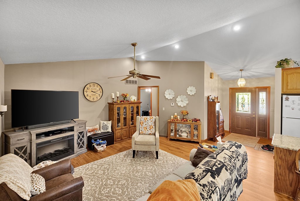 19 Mockernut Street Property Photo 10
