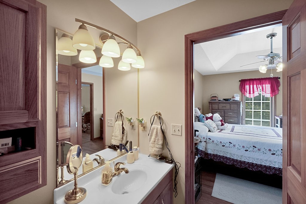 19 Mockernut Street Property Photo 23