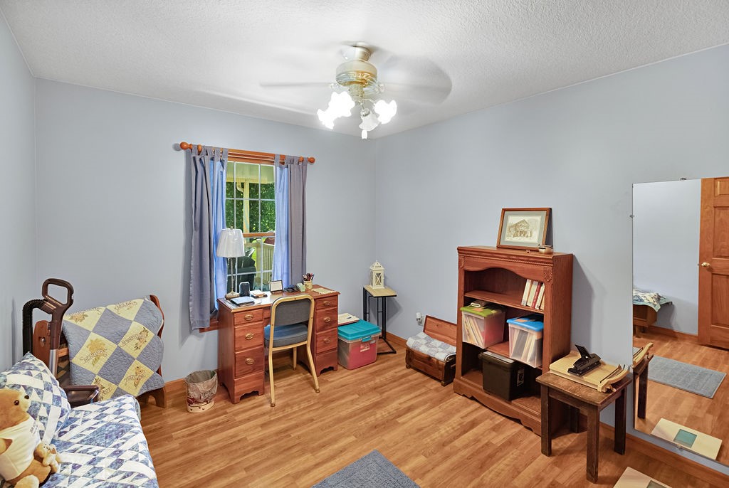 19 Mockernut Street Property Photo 25