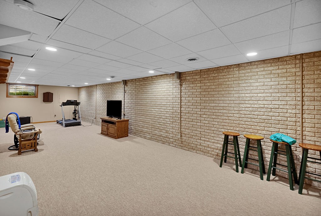 19 Mockernut Street Property Photo 28