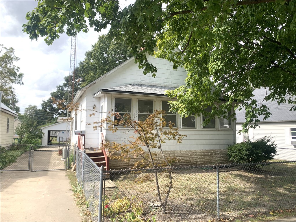 3 N Johns Street Property Photo 1