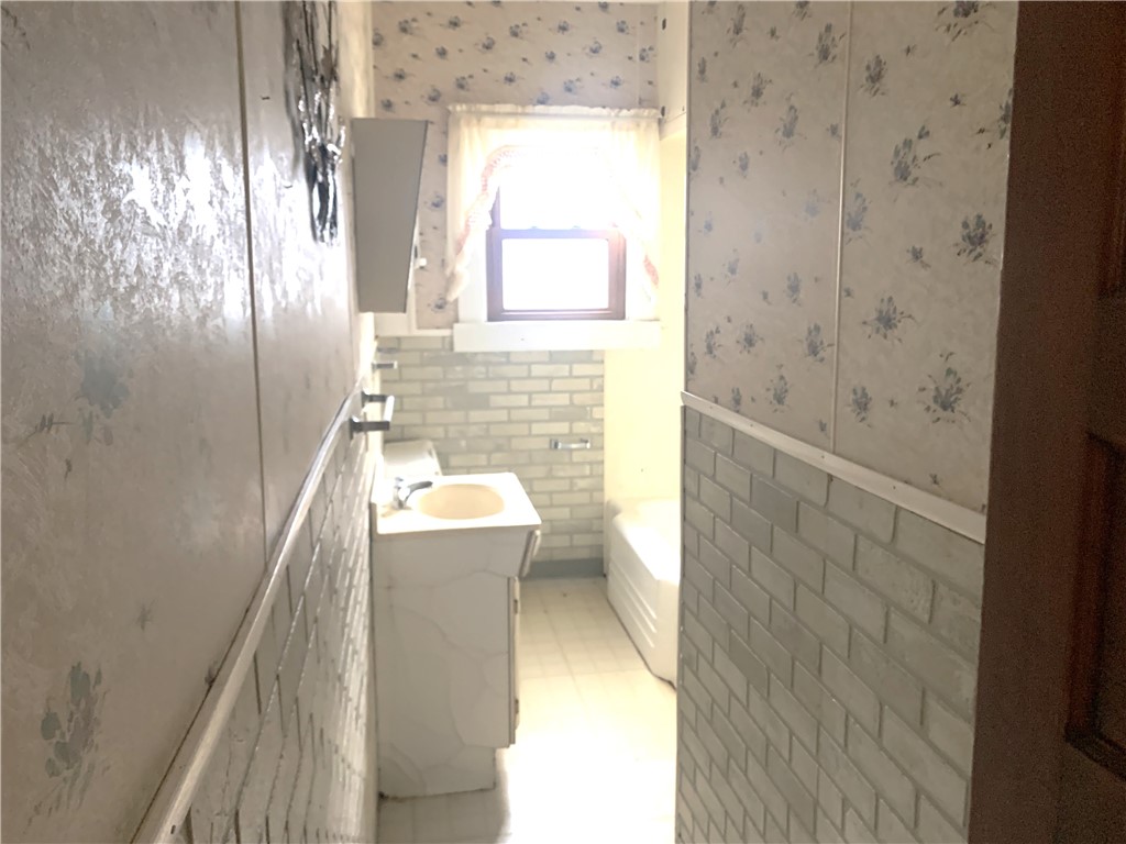 3 N Johns Street Property Photo 5