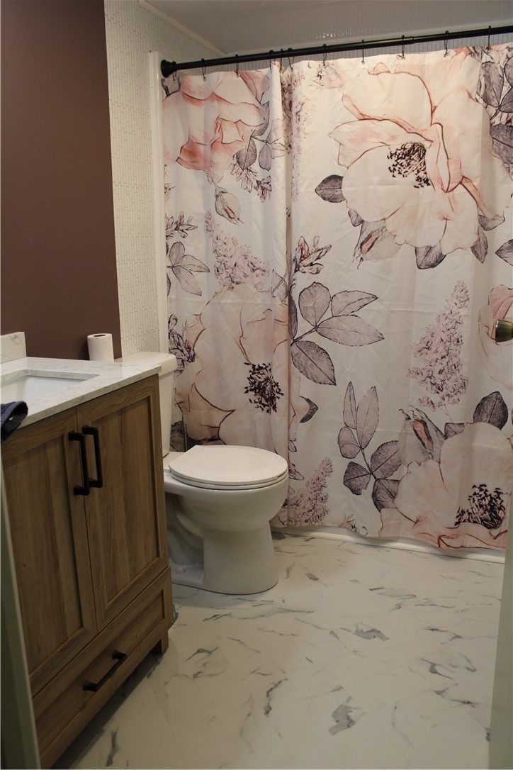 1005 N Wood Street Property Photo 10