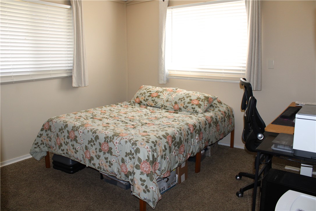 1005 N Wood Street Property Photo 11