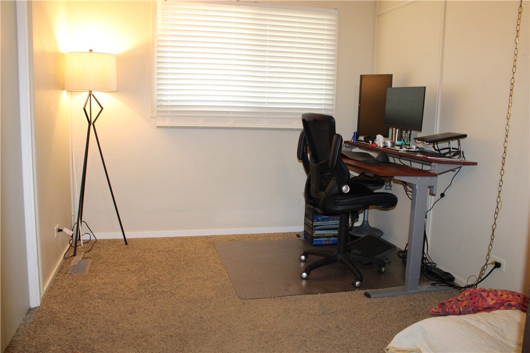 1005 N Wood Street Property Photo 12