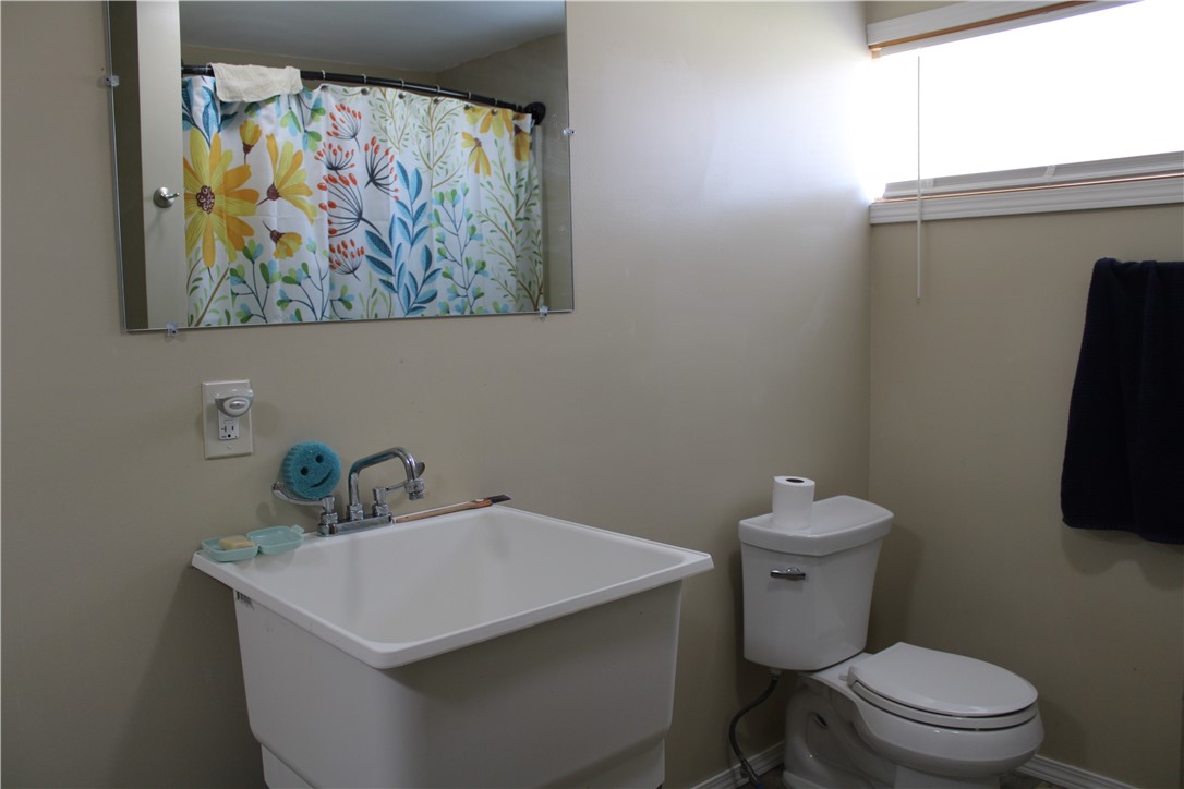 1005 N Wood Street Property Photo 16