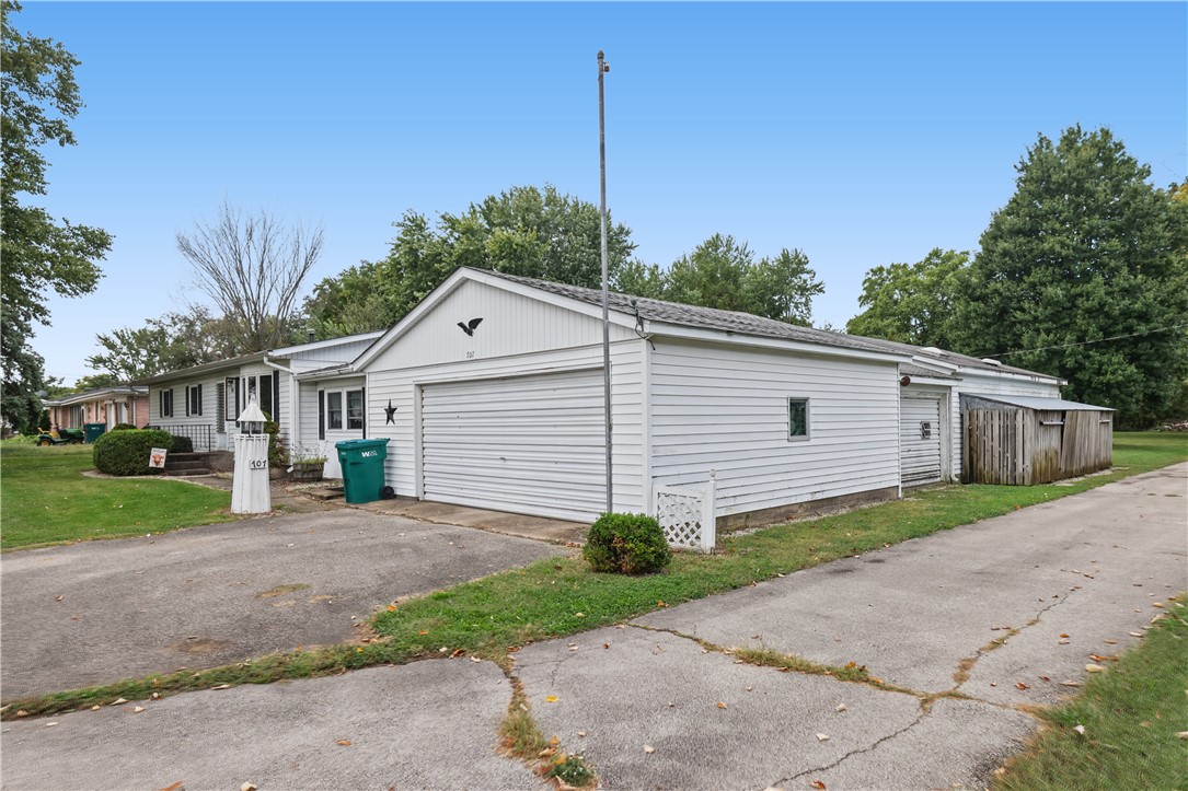 707 S Airport Road Property Photo 3