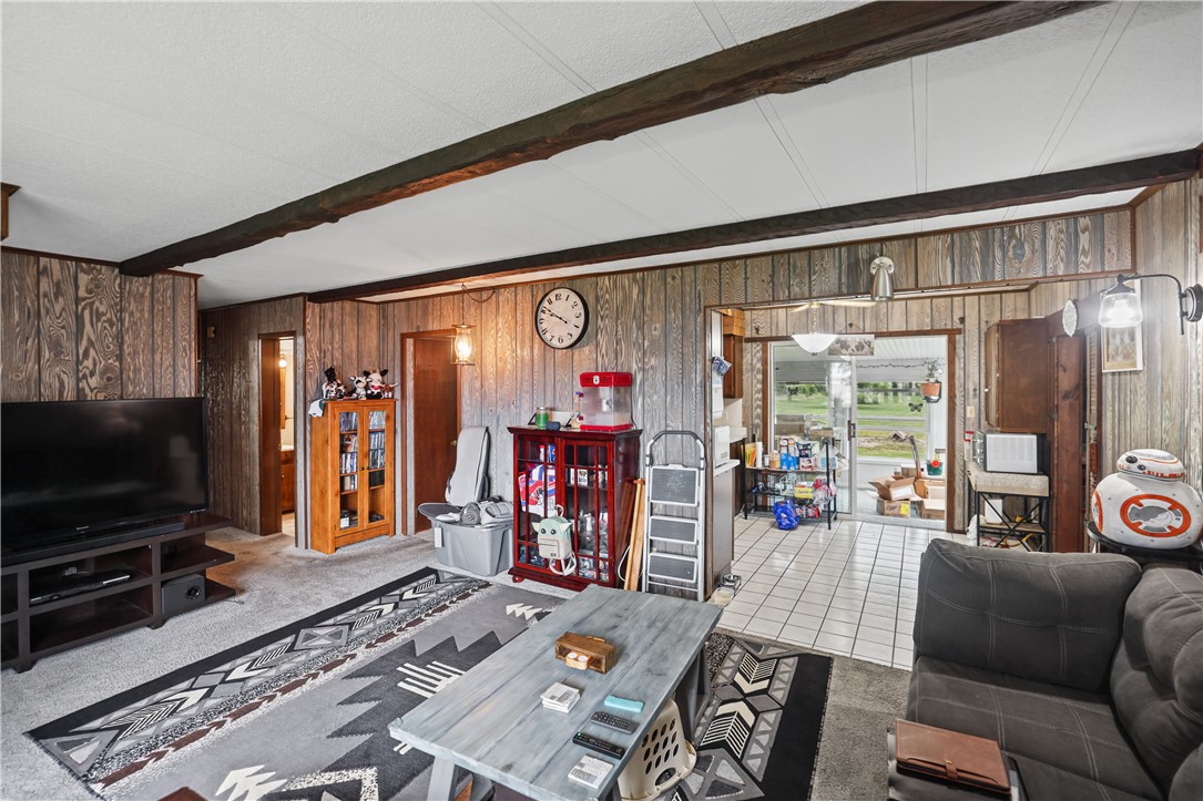 707 S Airport Road Property Photo 6
