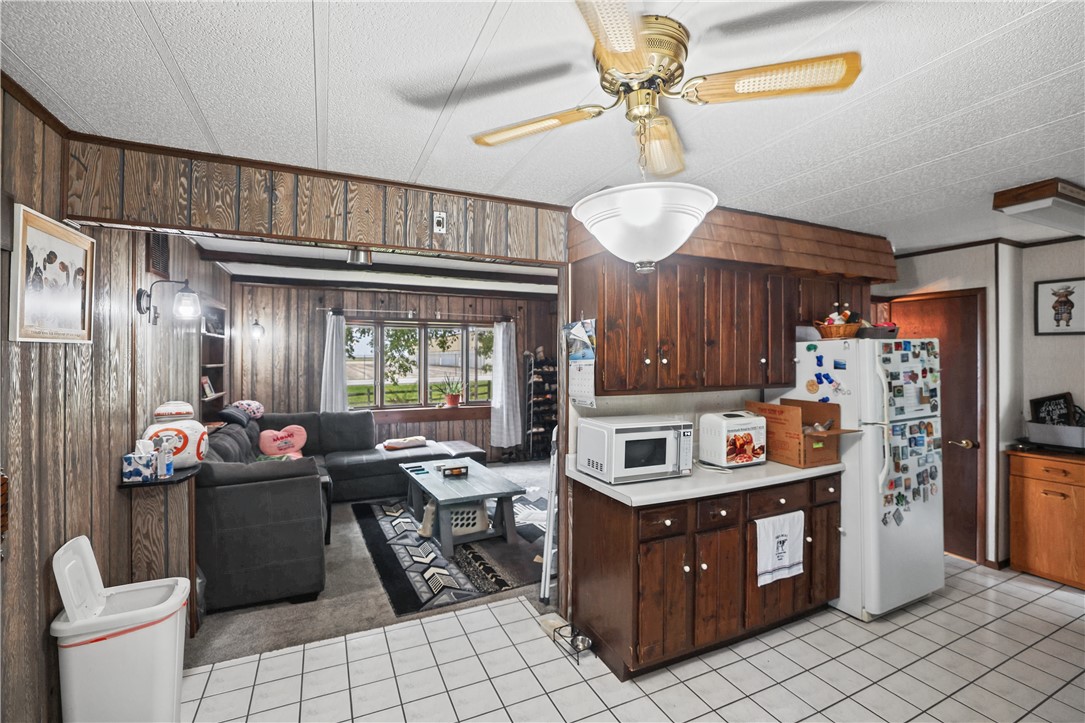 707 S Airport Road Property Photo 7