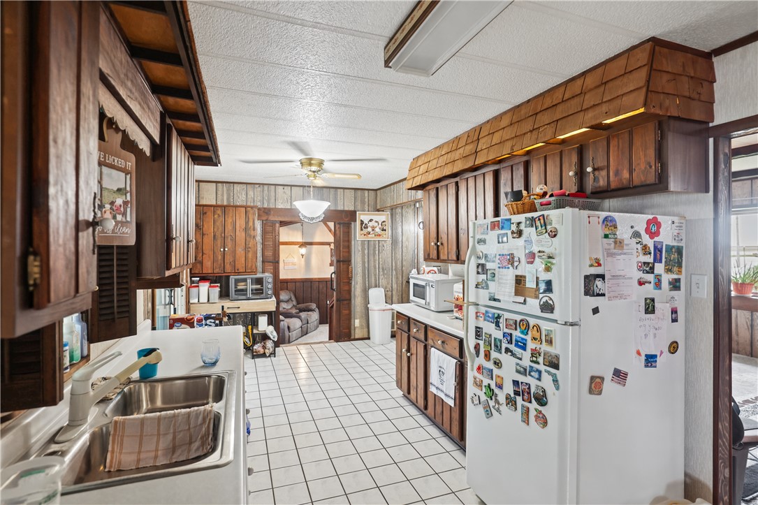 707 S Airport Road Property Photo 10