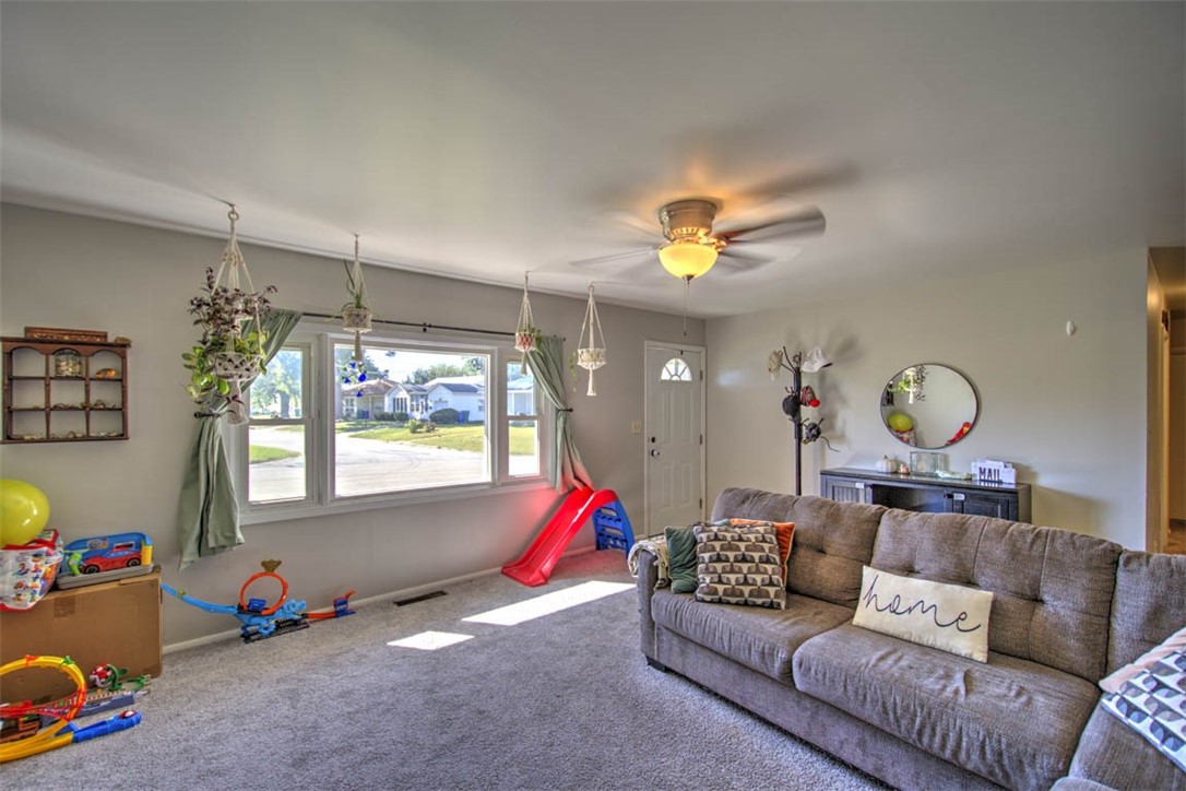 8 E Imboden Drive Property Photo 3