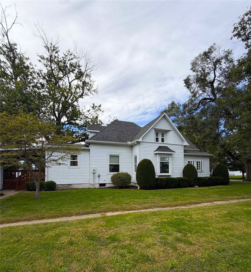 523 E Madison Avenue Property Photo 3