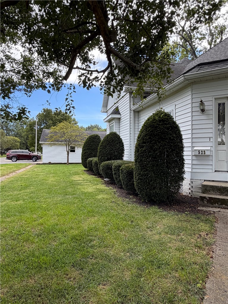 523 E Madison Avenue Property Photo 7