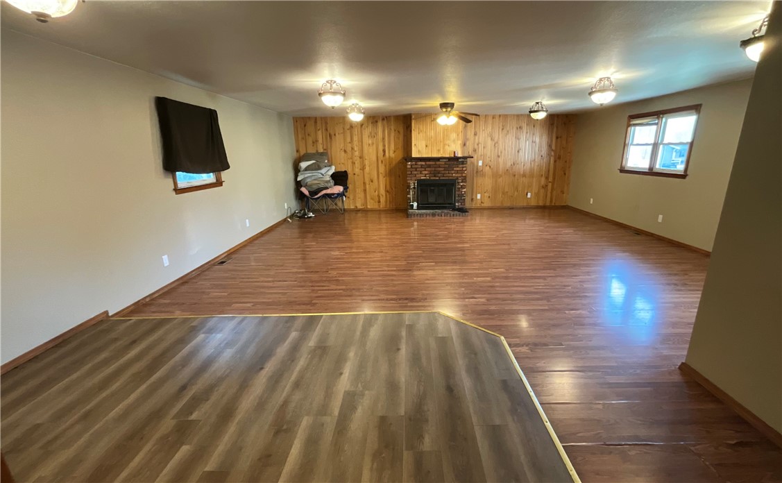 515 N Oak Street Property Photo 9
