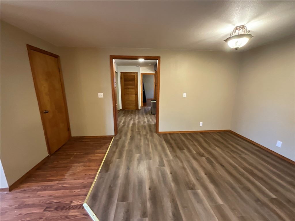 515 N Oak Street Property Photo 10